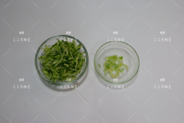 蛤蜊肉青瓜炒蛋