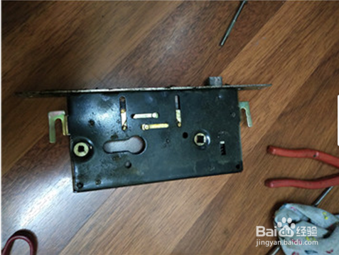 更换保德安锁体过程