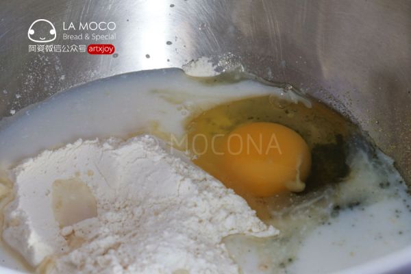 抹茶蜜豆小面包