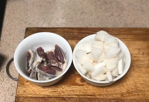 腊鸭腿炖萝卜省着吃的做法