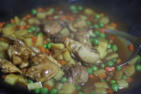 杂蔬菜咖喱鸡焖饭