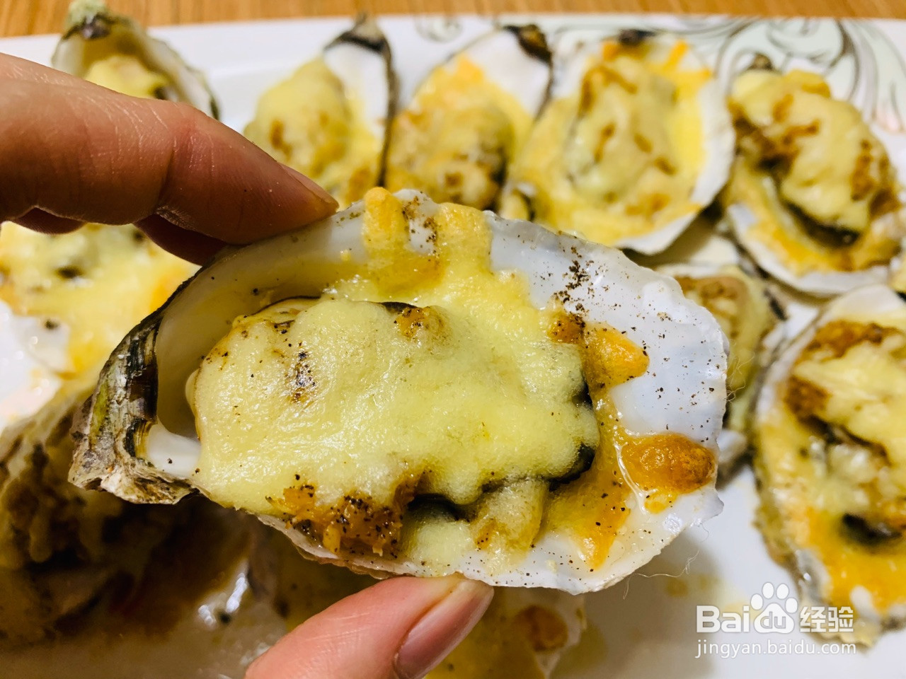 蒜蓉芝士焗生蚝的做法