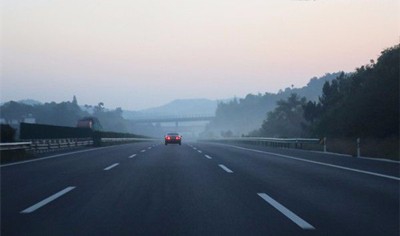 新手司机怎么提高高速公路驾驶的安全性