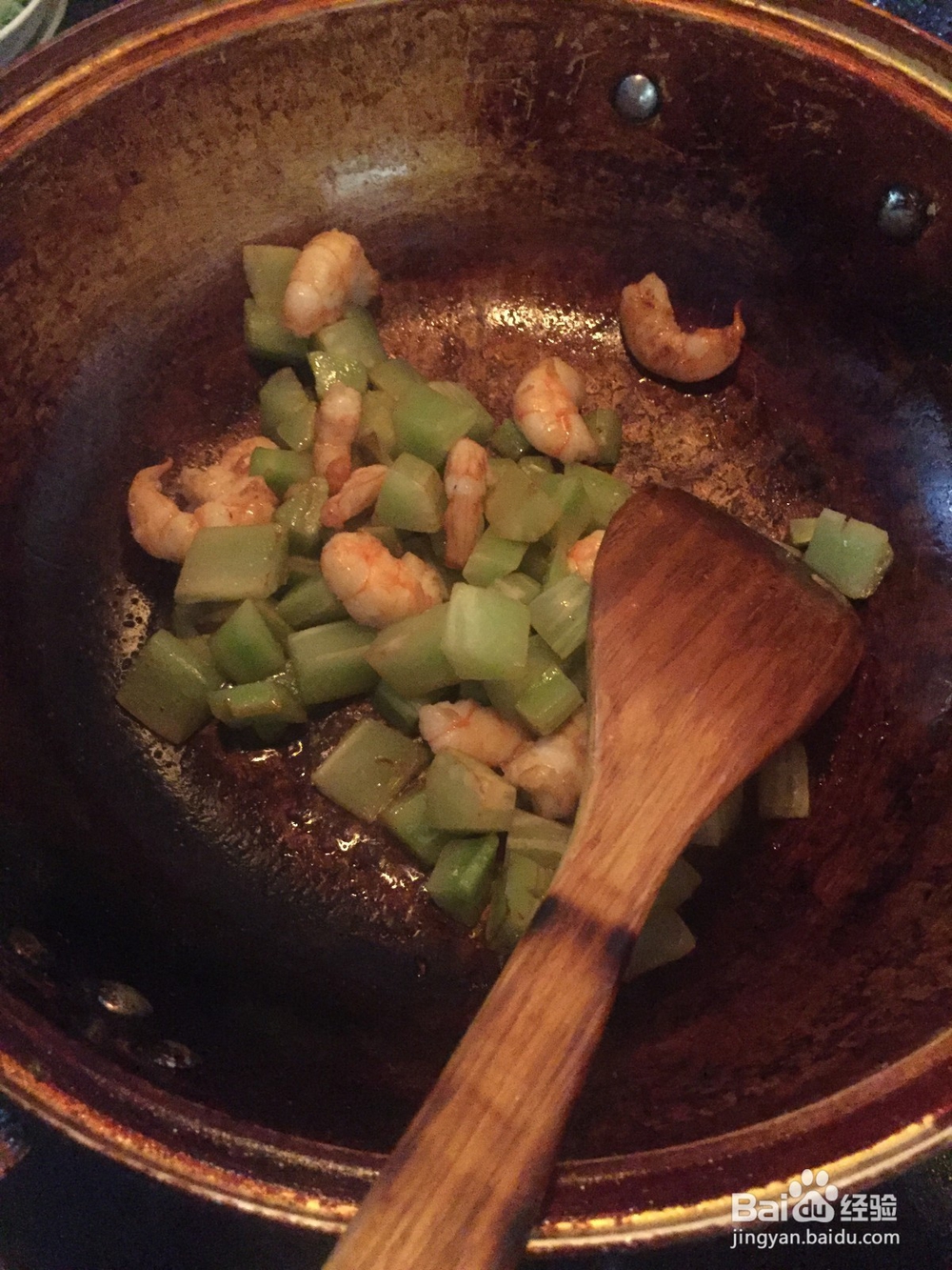 老爸亲传的自创菜——青笋大虾仁