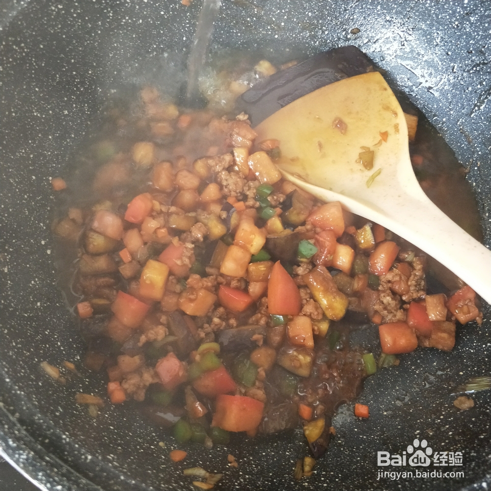 新手易做的西红柿茄子肉丁打卤面