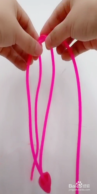 不剪又不卷,怎么才能使一根绳子变短呢