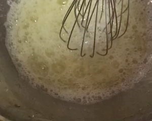 制作草莓蛋糕和草莓冰淇淋怎么做
