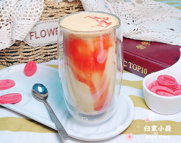 草莓巧克力拿铁