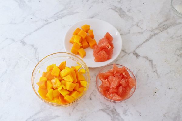 杨枝甘露慕斯蛋糕