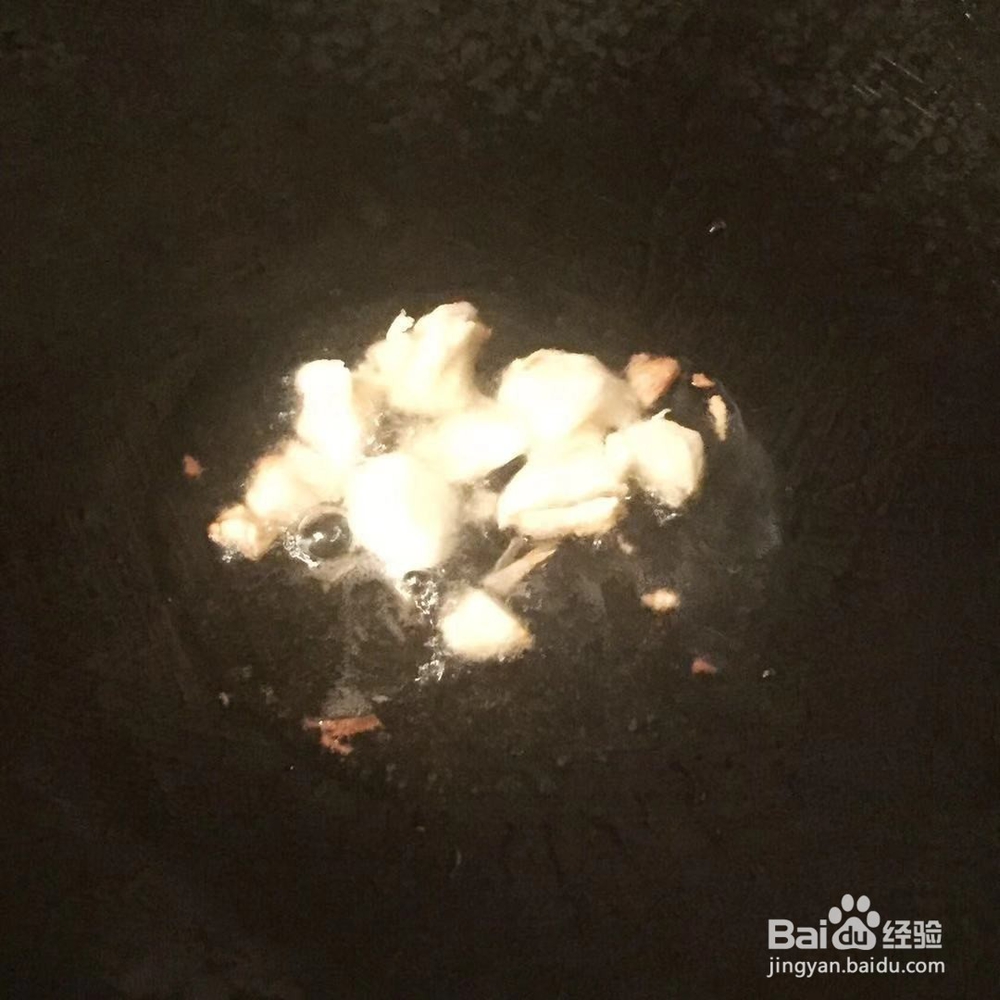 葱爆凤爪的做法