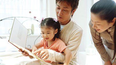 父母在婴幼儿亲子教育中怎样有效开发婴幼儿智力