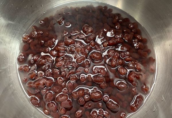 日式蜜豆芝麻包