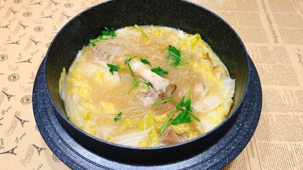 浓汤白菜炖粉条