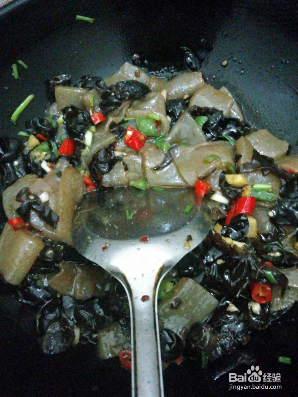 爆炒木耳烧魔芋的做法