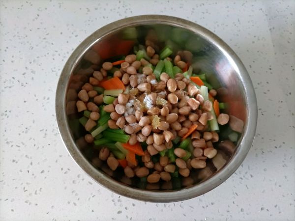 拌芹菜胡萝卜花生米