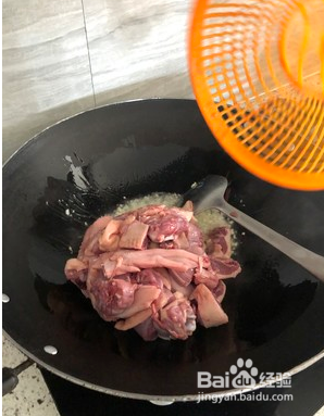 辣菜爆炒鸭肉