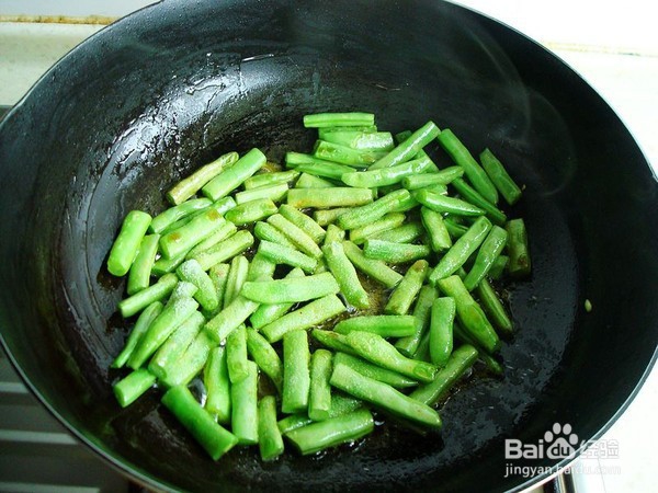 豆角炒牛肚怎么做？