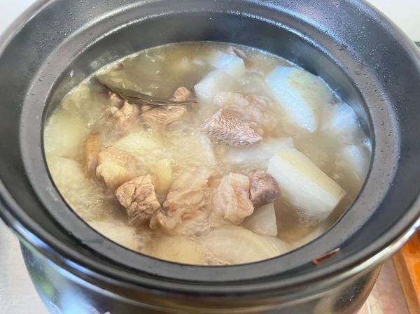 东北家常菜萝卜炖牛肉