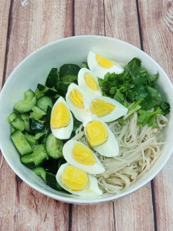 金针菇凉拌黄瓜