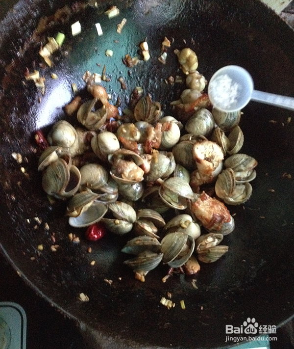 麻辣蛤子的做法