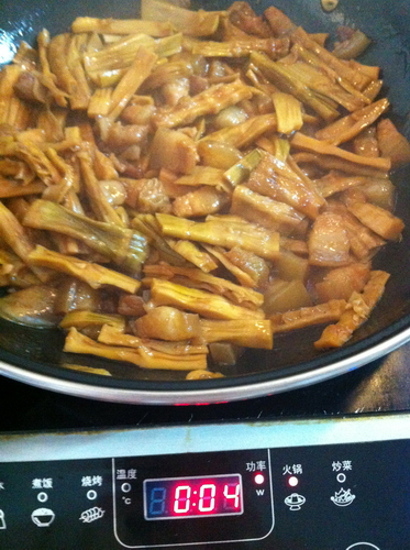 笋干啤酒焖五花