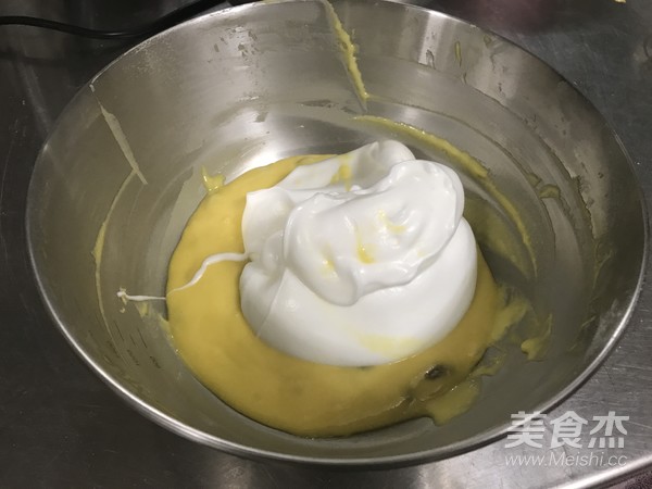 朗姆酒葡萄干戚风蛋糕