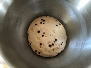 淡奶油花生巧克力豆面包的做法