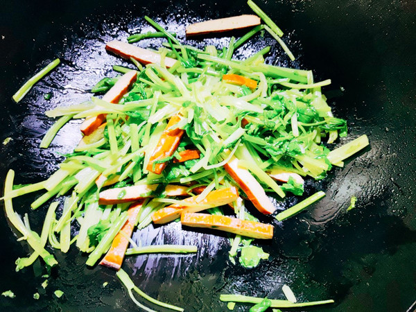 鸡汁香芹炒香干