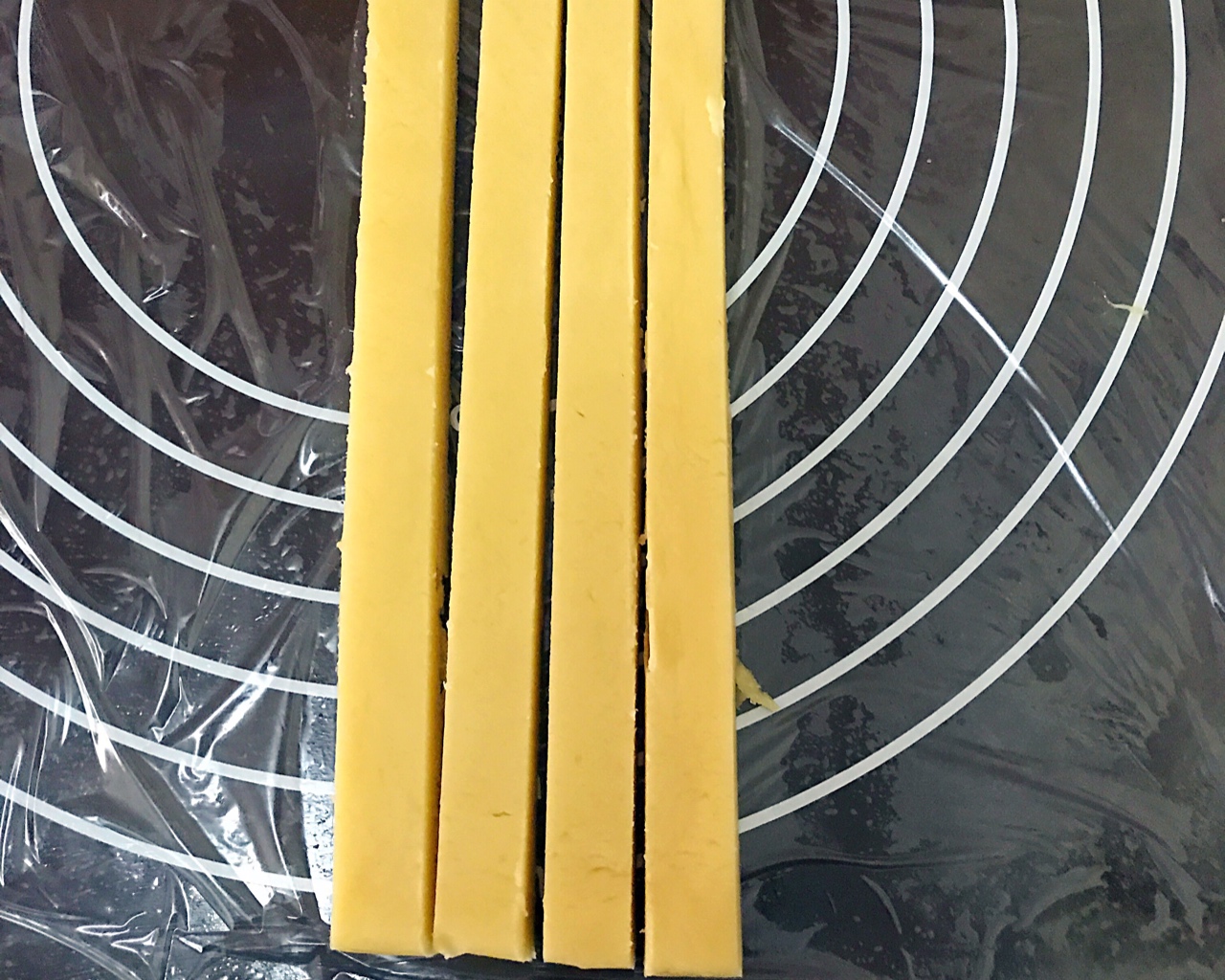 原来制作双色礼物曲奇小饼干这么简单,一看就会