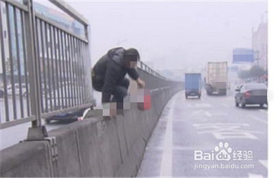 行人过马路需要注意的地方