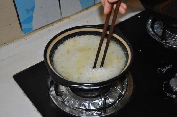 腊味双拼煲仔饭