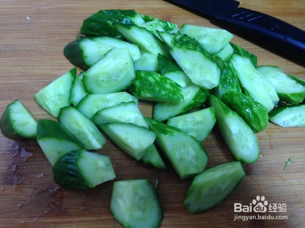 炝拌洋葱黄瓜的制作方法