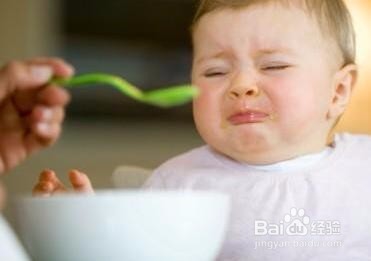 怎样训练宝宝自己吃饭?