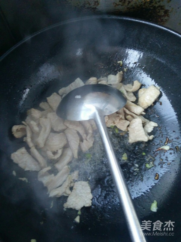 娃娃菜炒肉的做法