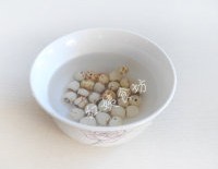 银耳莲子枸杞汤