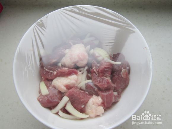 如何制作烤羊肉串