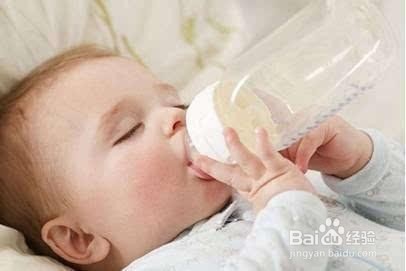 满月宝宝吃奶性子急怎么办