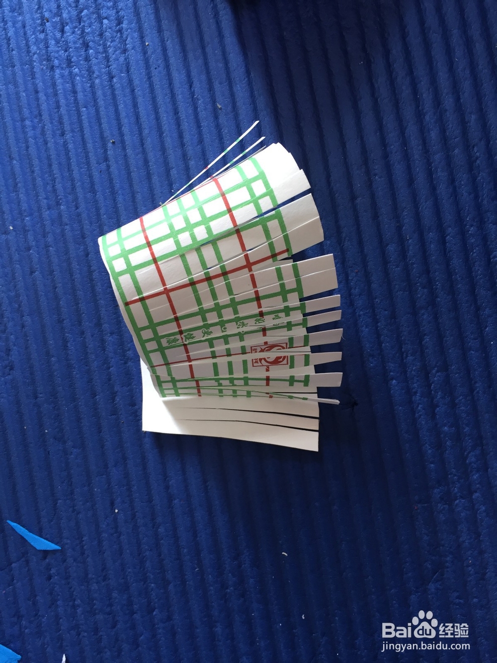 如何用一次性纸杯做一朵小花