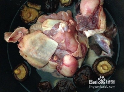 香菇鸡肉汤的做法