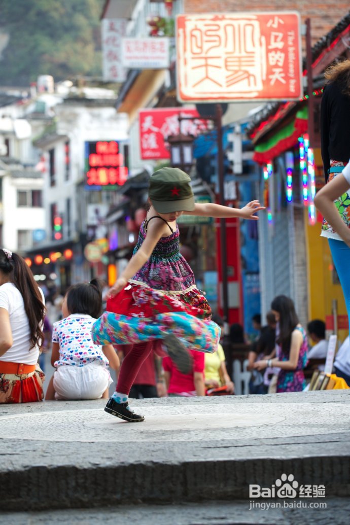 街拍：阳朔西街的洋娃娃