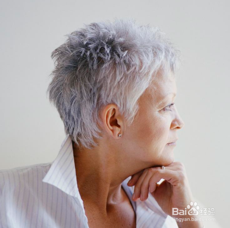 为何年纪轻轻就白发？赶紧看看什么原因吧！