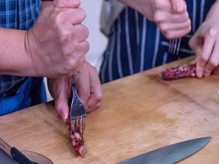 乌鱼子瑶柱腊味饭怎么做？