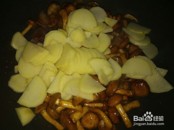 怎么做滑子菇炒土豆片