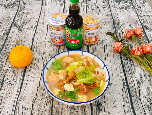 姬松茸莲藕虾滑汤