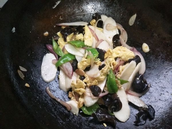 清爽木耳山药炒鸡蛋