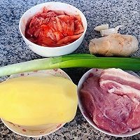 五花肉辣白菜炒土豆片