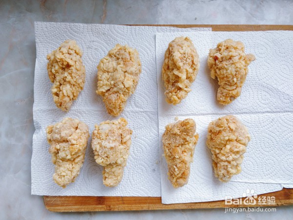 如何制作美味的蒜香甜辣炸鸡