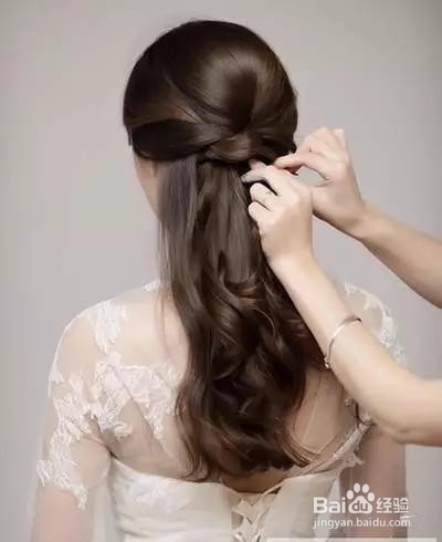 新娘发型简单大方步骤