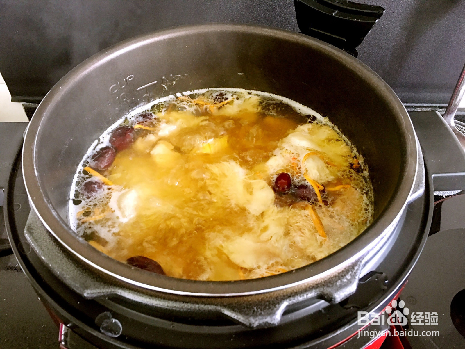 猴头菇玉米鸭腿煲的做法