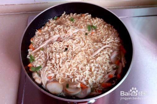 怎样做三文鱼泡面